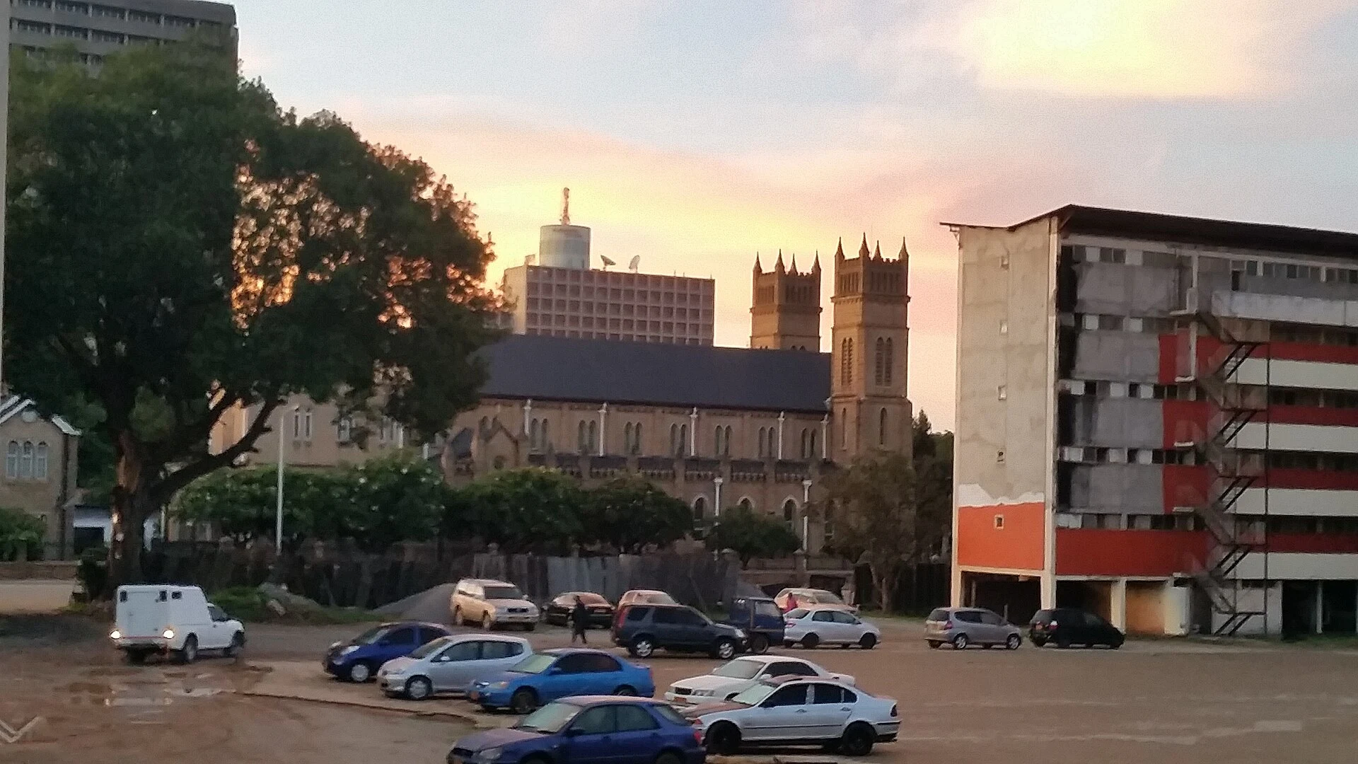 Veduta urbana di Harare, capitale dello Zimbabwe.