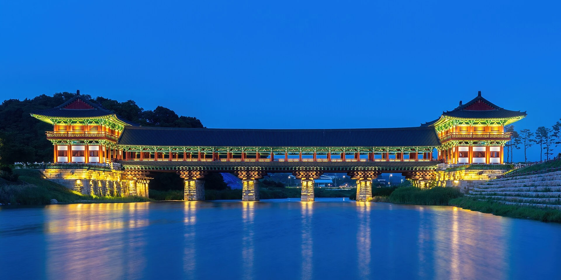 Stone terraces and pagodas at Bulguksa Temple