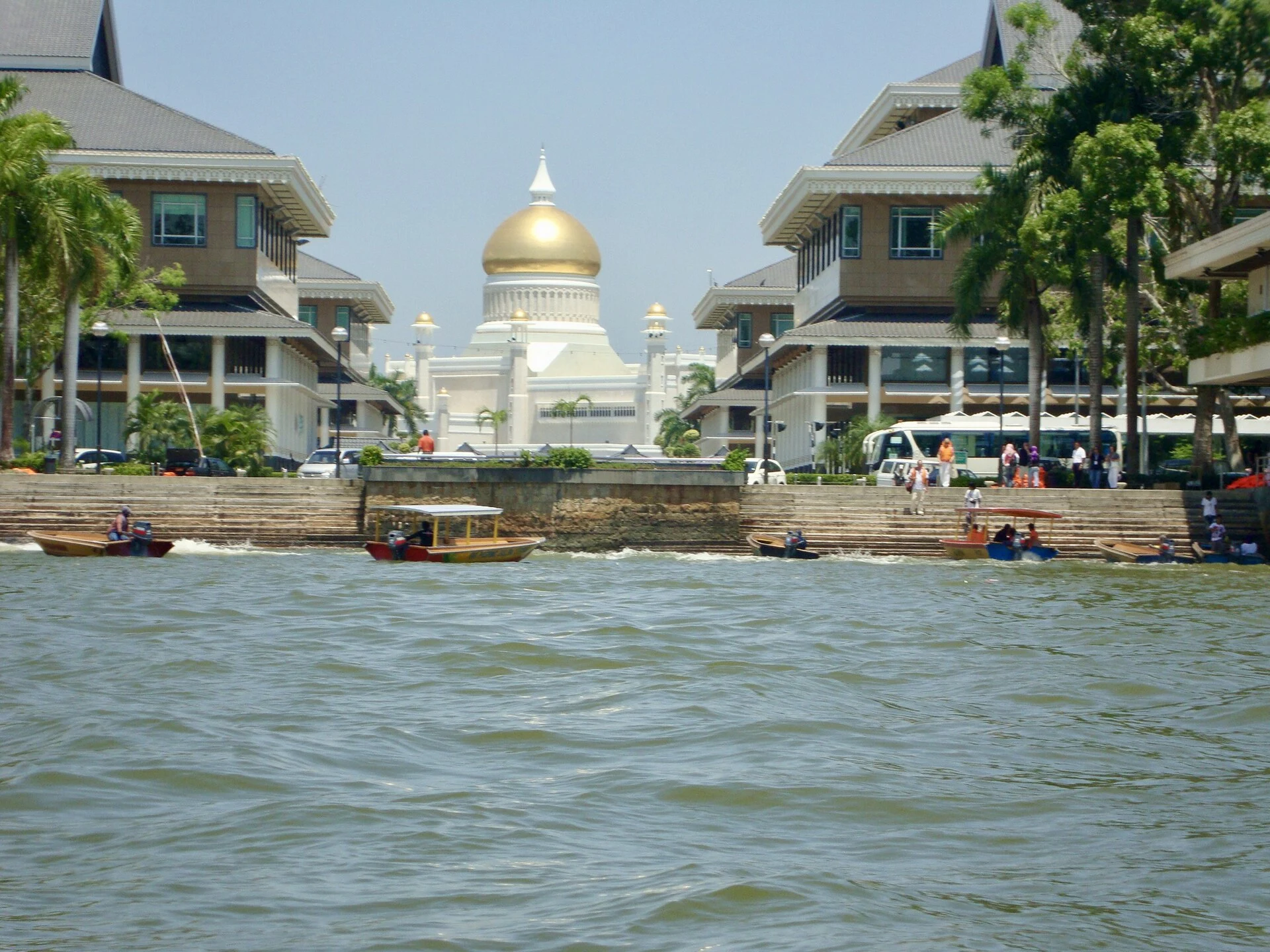 Visitar Kampong Ayer, o bairro sobre a água do Brunei