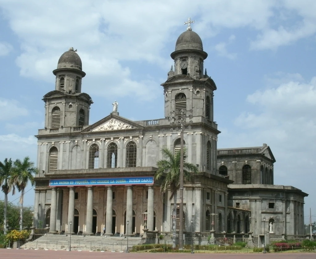 Zeitgenössisches Stadtbild in Managua, der Hauptstadt Nicaraguas.