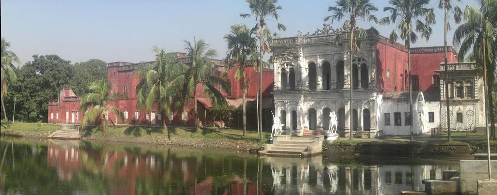 Fachadas históricas de casas mercantis na rua de Panam Nagar, em Sonargaon.