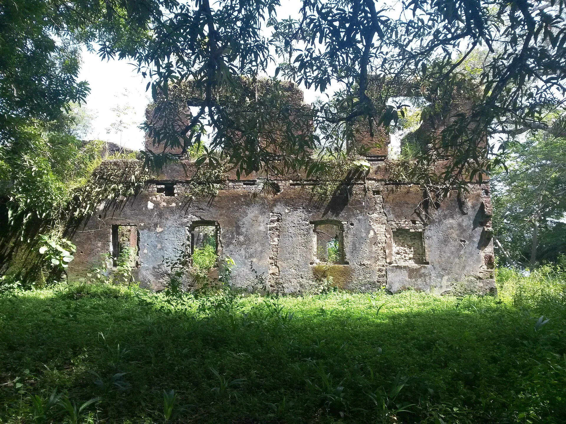 Verwittertes Mauerwerksdetail in den Ruinen des Forts auf Bunce Island.