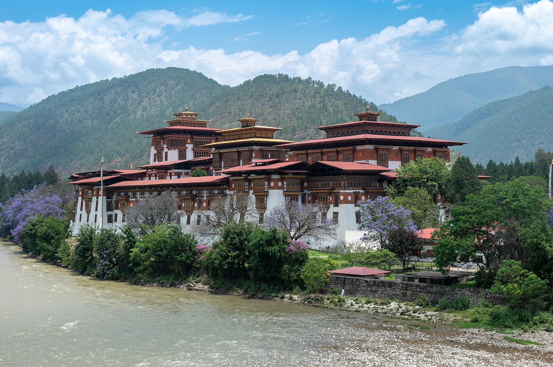 Suspension bridge and walking trail beside the Mo Chhu in the Punakha valley.