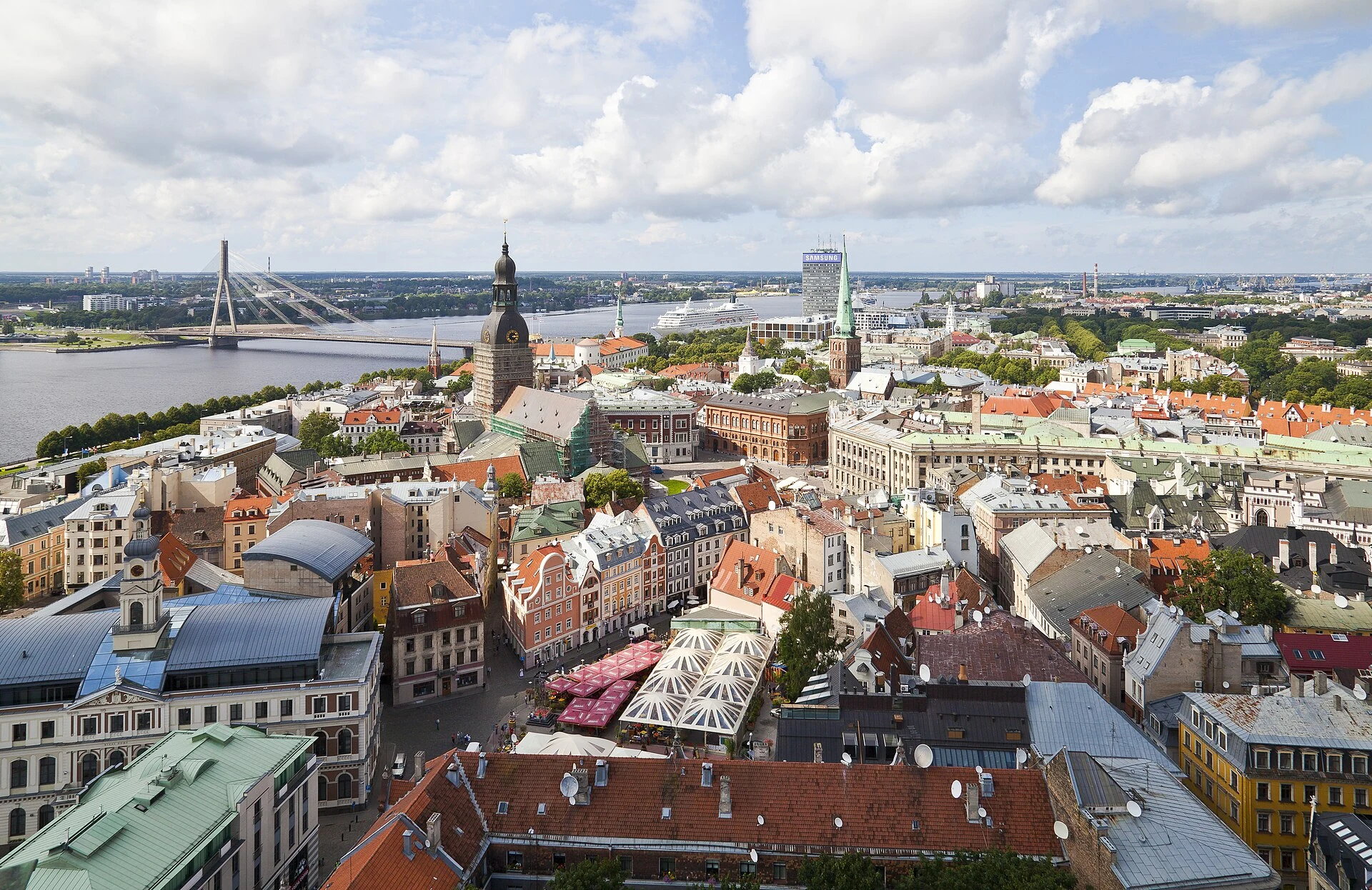 Veduta urbana di Riga, capitale della Lettonia
