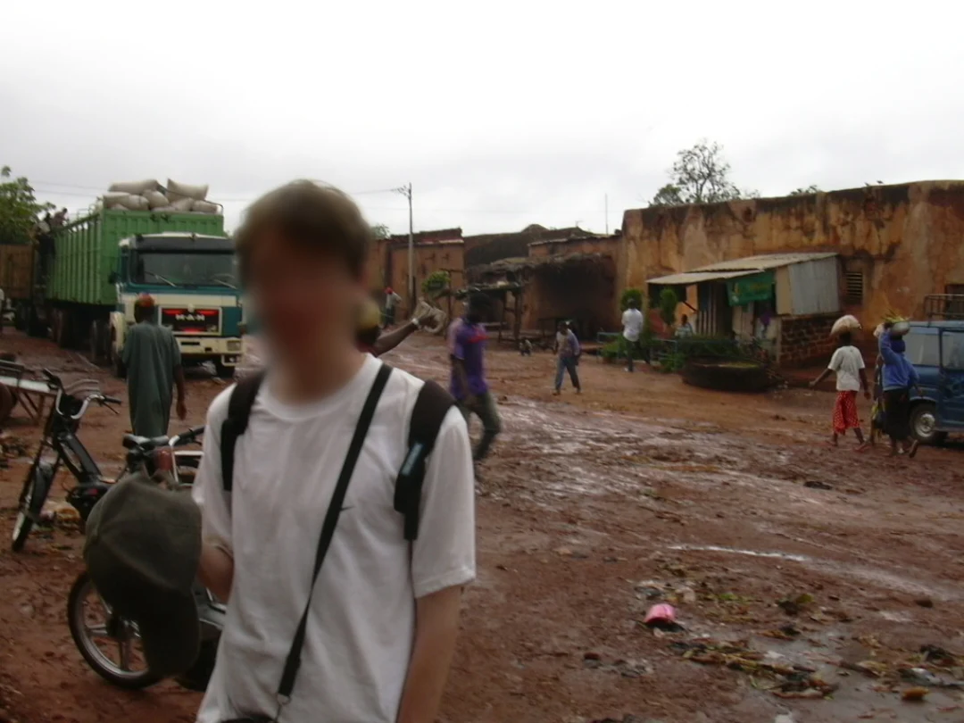 Veduta identificabile di Ouagadougou, capitale del Burkina Faso.