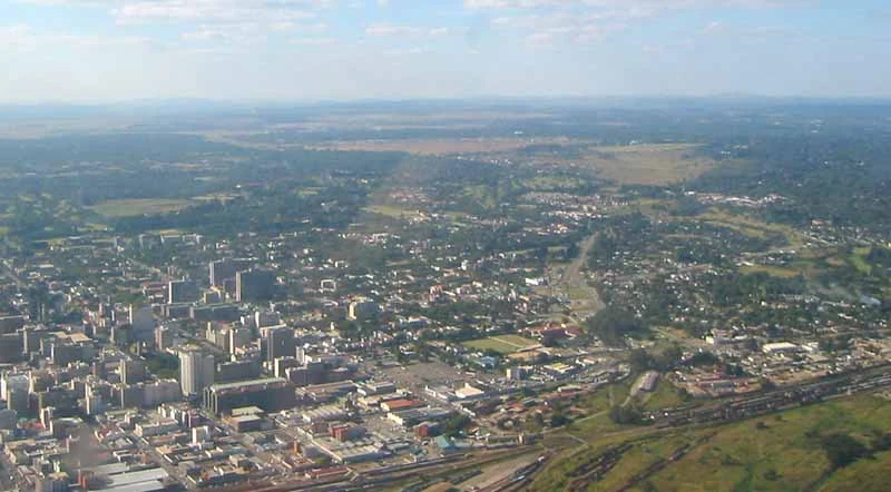Erkennbare Stadtansicht von Harare, der Hauptstadt Simbabwes.