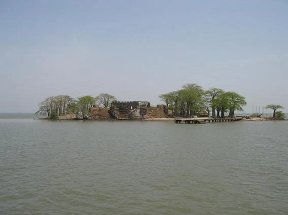 Visita a Kunta Kinteh Island, Albreda e Juffureh pelo rio