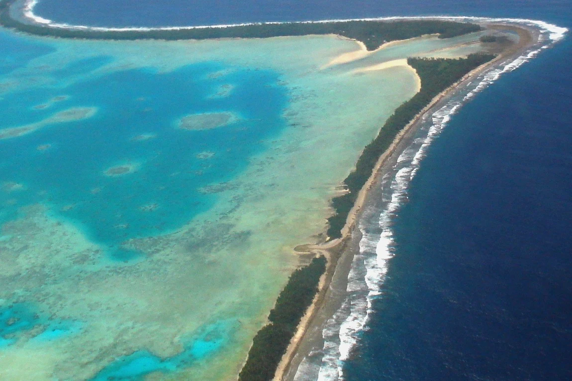Paisagem do atol de Funafuti que situa geograficamente a capital.